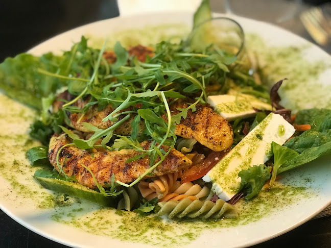 Hallsta Restaurang & Sportbar - Hallstahammar