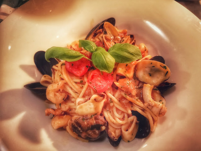 Capridue's Bakficka - Gastronomi och hotellverksamhet