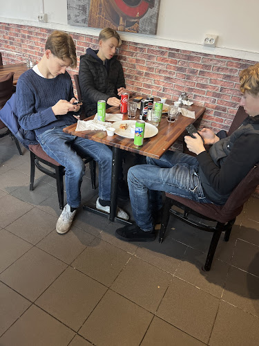 Opinii despre Zaza Pizza bar & kök în Enskede - Gastronomi och hotellverksamhet