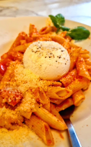 SORRENTO i SANDVIKEN Restaurang & Bar