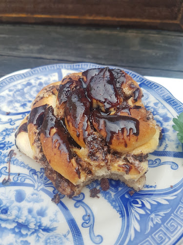 Blomberg, 531 95 Källby