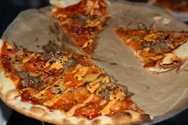 Opinii despre Crispy Pizza Bistro - Vasastan în Stockholm - Gastronomi och hotellverksamhet