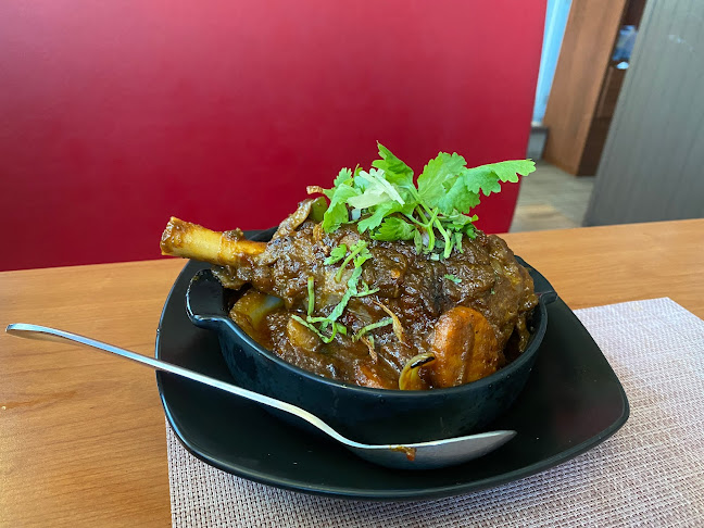 Nils Tandoori ( stängd permanent ) - Gastronomi och hotellverksamhet