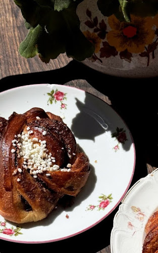 Le Violon Dingue - Gastronomi och hotellverksamhet