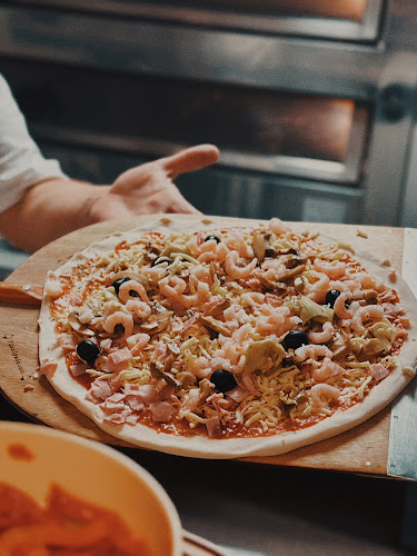 Helenas Pizzabutik - Örnsköldsvik