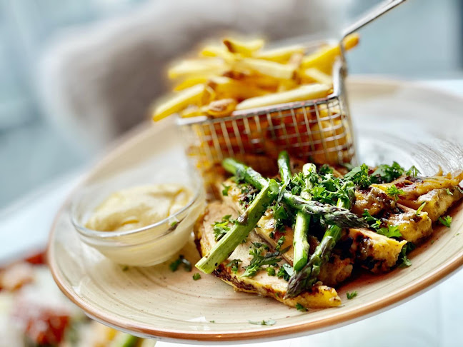 Restaurang Varda - Gastronomi och hotellverksamhet