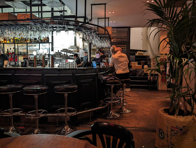 Bodegan - Gastronomi och hotellverksamhet