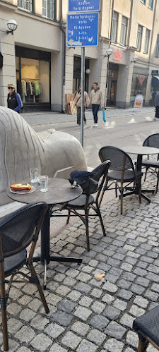 S:T Paul Bageri Drottninggatan - Gastronomi och hotellverksamhet