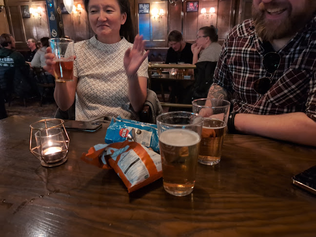 Opinii despre Lion Bar Hornstull în Stockholm - Gastronomi och hotellverksamhet