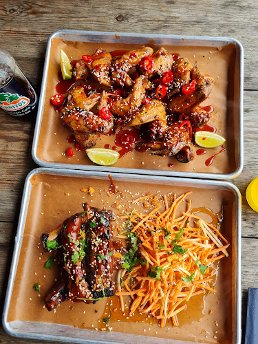 Holy Smoke BBQ - Gastronomi och hotellverksamhet