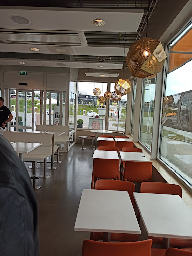 Comments and reviews of Max Burgers