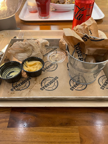 Comentarii opinii despre Brödernas