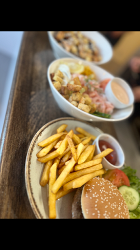 Opinii despre Lerkilsbaren - Restaurang/Bar Vallda în Vallda - Gastronomi och hotellverksamhet