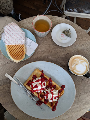 Cafe Hebbe Lelle Phone number