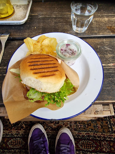 Babettes Kafferi & Bageri Open Times