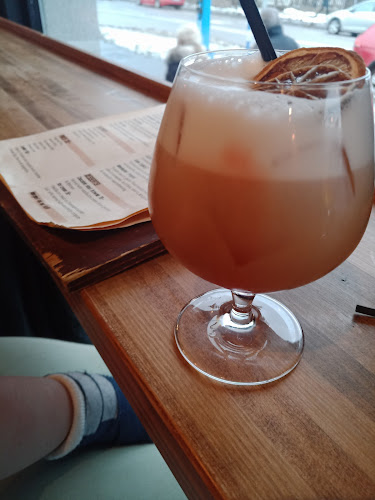 Danska V. 110, 416 59 Göteborg