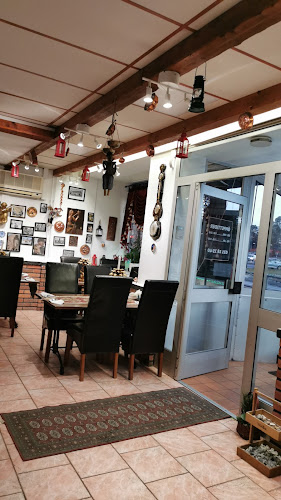 Jan Pizzeria - Gastronomi och hotellverksamhet