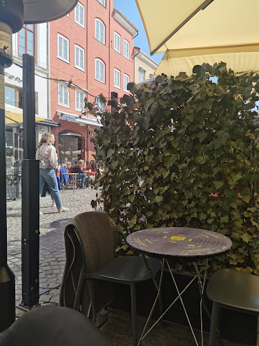 Lilla torg 4, 211 34 Malmö