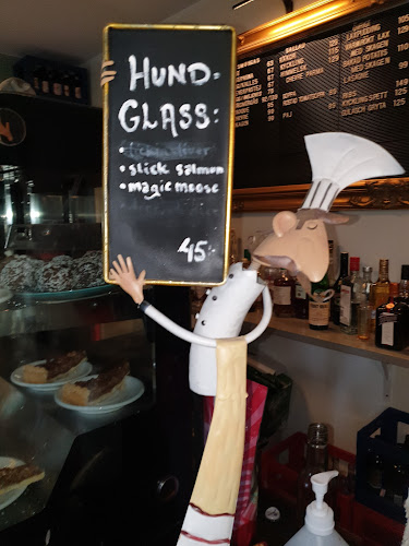 Opinii despre Himmelska hundar în Stockholm - Gastronomi och hotellverksamhet