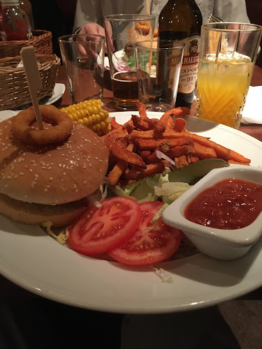 Tre Vänner Phone number