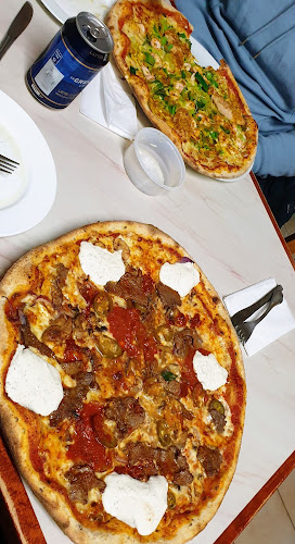 Surdegs-Pizza - Gastronomi och hotellverksamhet