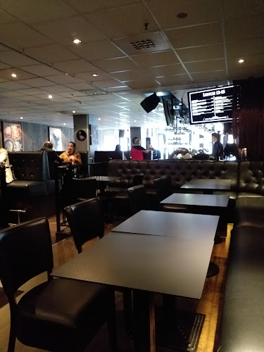 Laughing Duck - Gastronomi och hotellverksamhet