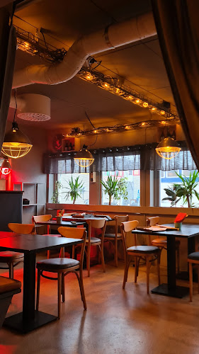 Två Feta Grisar - Gastronomi och hotellverksamhet