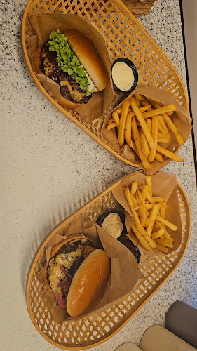 strandens burgers - Gastronomi och hotellverksamhet
