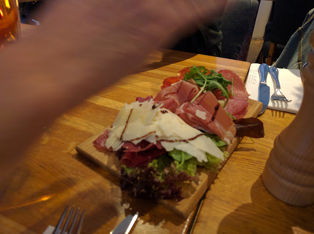 Opinii despre V.E.S.P.A Gustav Adolfs torg în Malmö - Gastronomi och hotellverksamhet