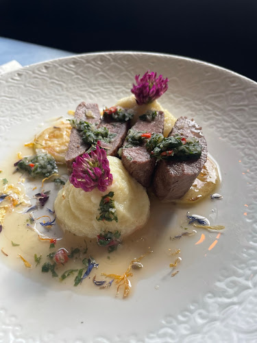 Charlies Bistro - Gastronomi och hotellverksamhet