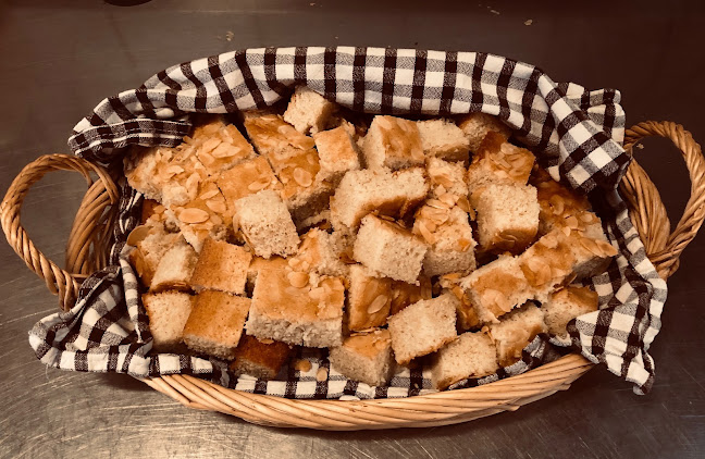 Comments and reviews of Trevors One Room and a Kitchen