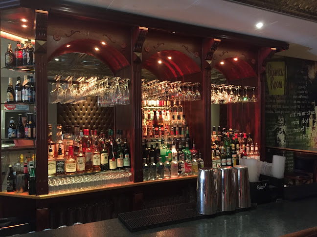 Charles Dickens - Gastronomi och hotellverksamhet