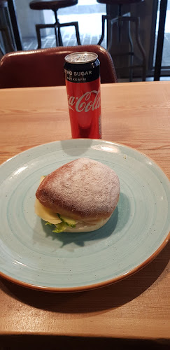 Via Loreto (fd. Rhino Food) - Gastronomi och hotellverksamhet