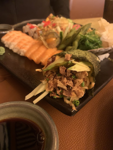 Suzu Sushi - Gastronomi och hotellverksamhet