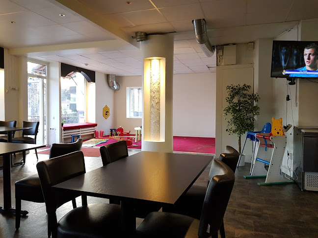 Moes Pizzeria Björnövägen - Gastronomi och hotellverksamhet