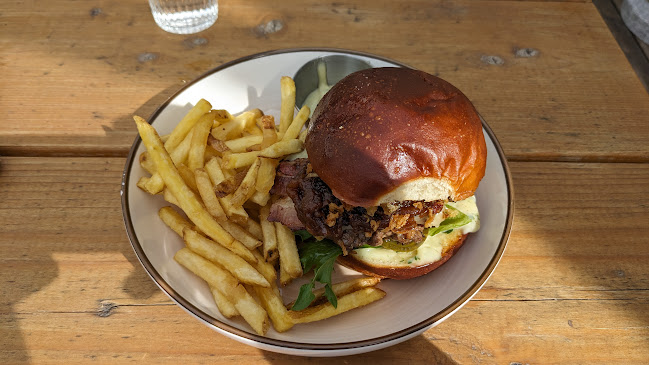 Comentarii opinii despre Nästgårds Bua