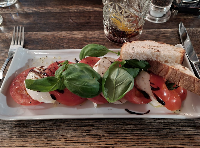 Opinii despre da peppe due în Stockholm - Gastronomi och hotellverksamhet