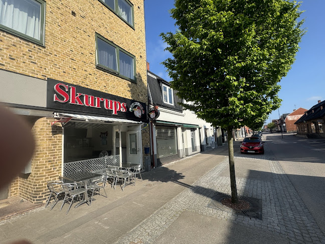 Skurups Pizzeria - Gastronomi och hotellverksamhet