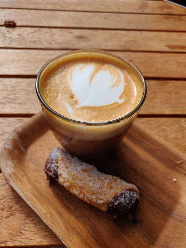 Manniny Phone number