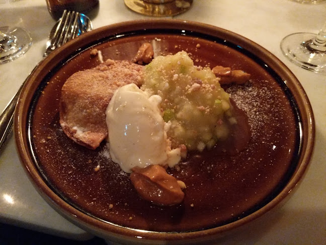 Le Rouge - Fransk restaurang - Gastronomi och hotellverksamhet