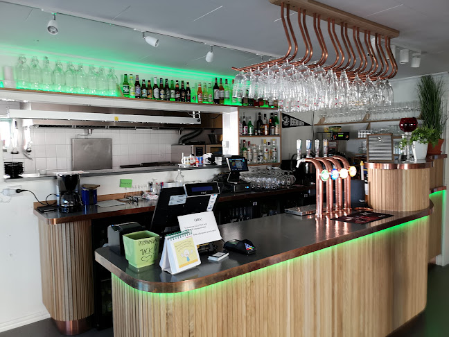 Kajkanten Restaurang B&B - Köpmanholmen