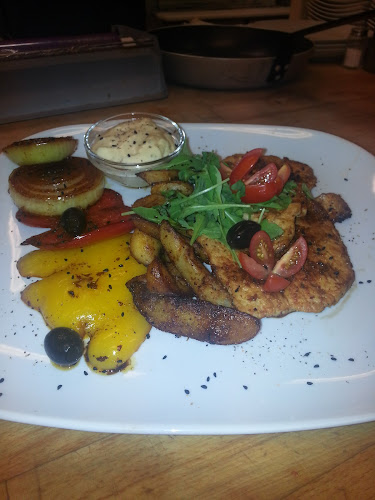 Hallsta Restaurang & Sportbar Phone number