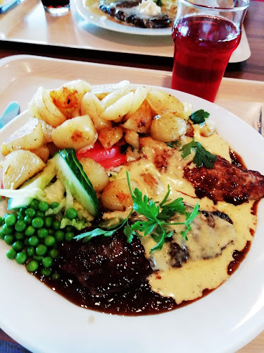 Hallstakrog - Gastronomi och hotellverksamhet