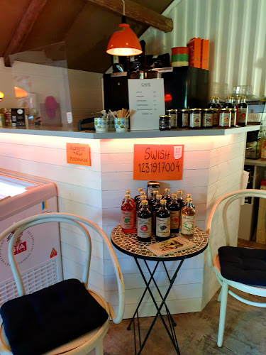 Tofsö Deli Cafe&Glass Phone number