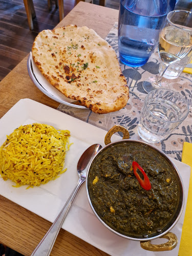 Tre Indier - Gastronomi och hotellverksamhet