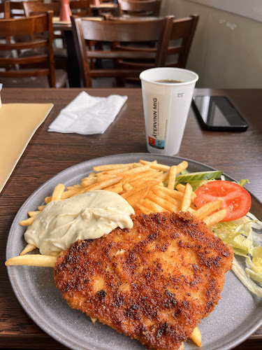 Opinii despre Allé Hamburgarrestaurang în Säffle - Gastronomi och hotellverksamhet