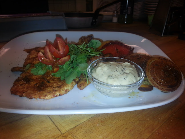 Hallsta Restaurang & Sportbar Open Times