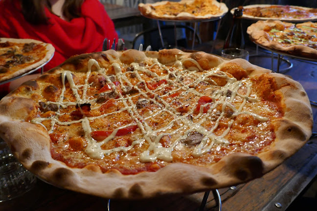 Crispy Pizza Bistro - Vasastan - Gastronomi och hotellverksamhet