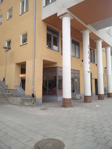 Rissne Sushi och Wok Open Times