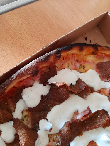 Pizzahuset Lyckeby - Gastronomi och hotellverksamhet